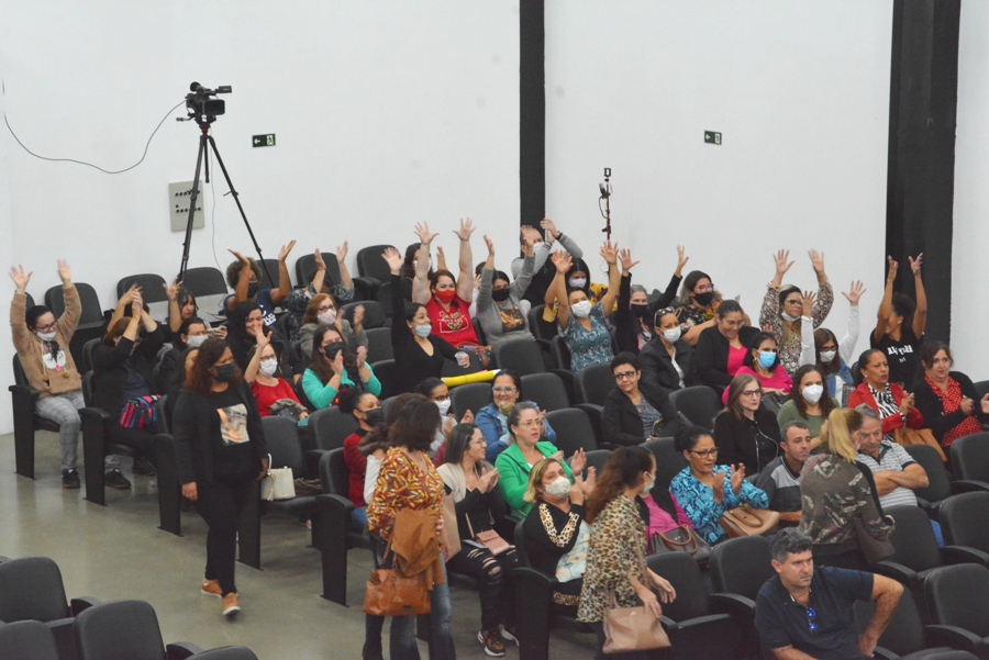 Aprovado piso salarial a profissionais do magistério