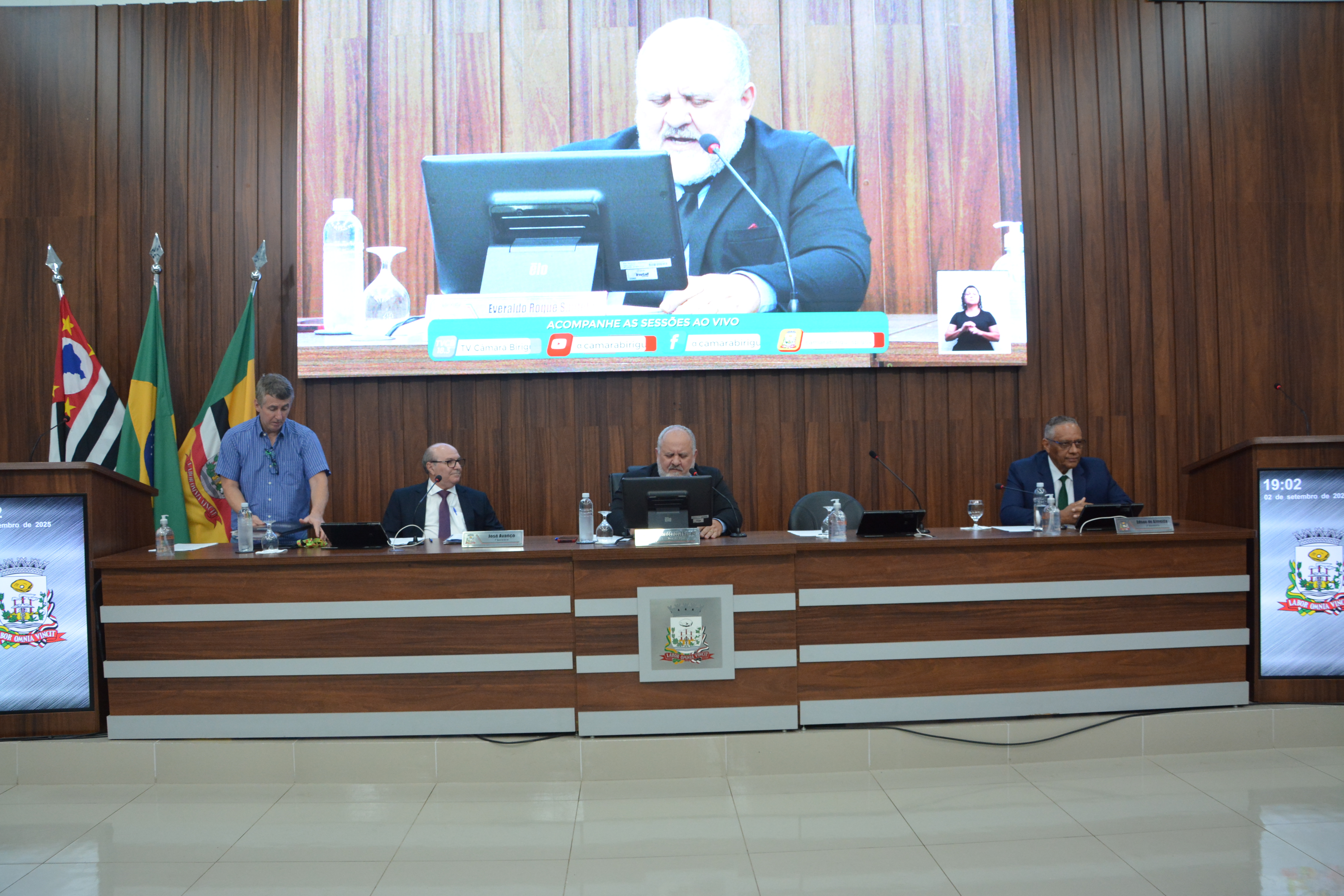 Câmara aprova projeto que isenta impostos para pessoas com TEA