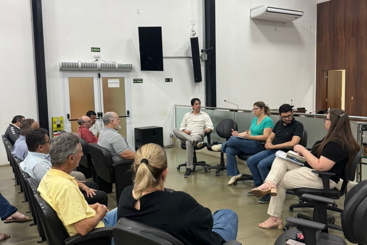 Comissão da Câmara convida Prefeita e Secretário de Educação para reunião no plenário