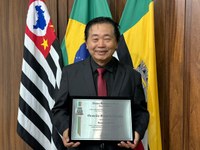 Dr. Oswaldo Shigueto Tanaka recebe Diploma de Honra ao Mérito