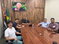 José Luis Buchalla recebe professores de Física do Instituto Federal