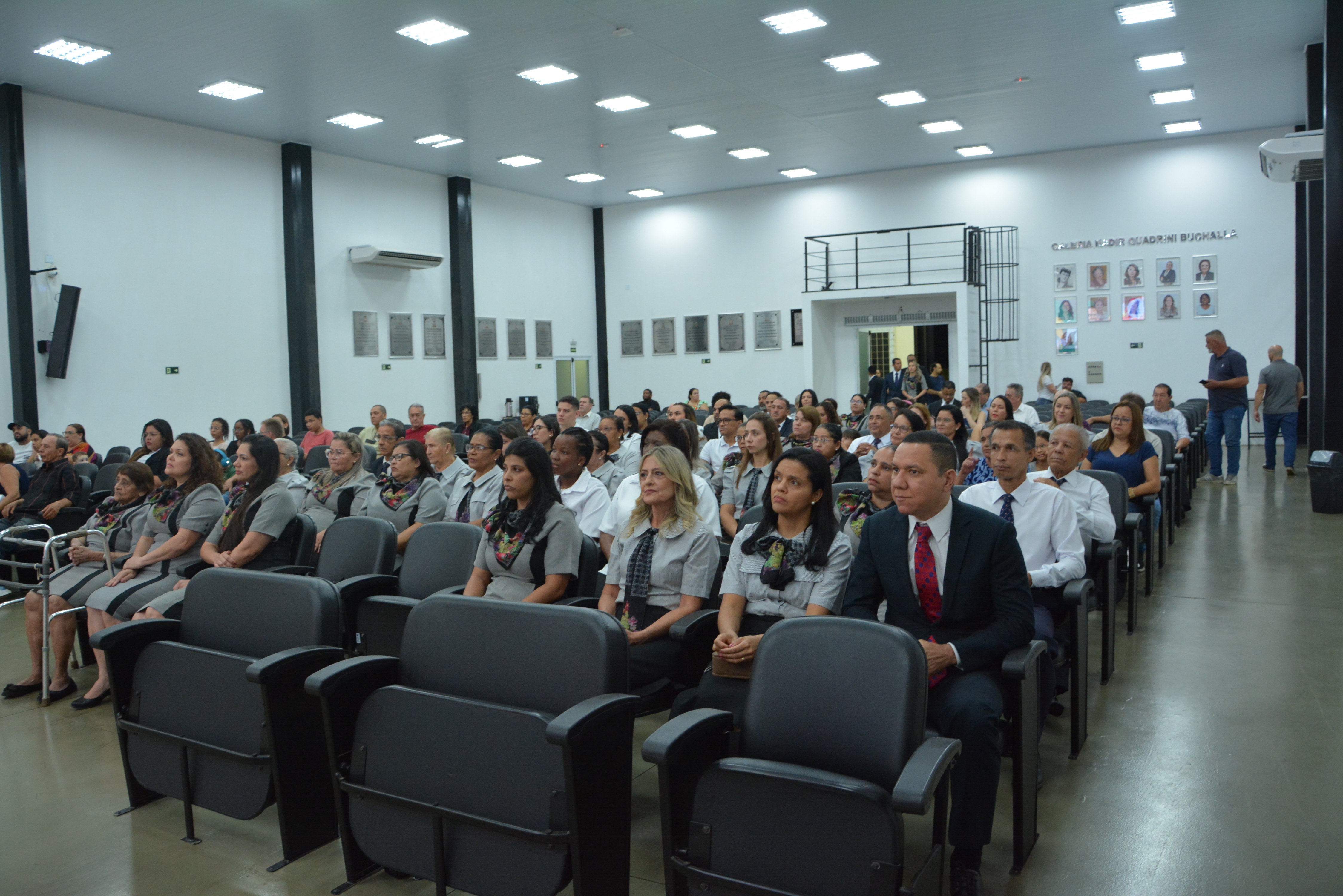 Na 30ª Ordinária, Câmara promove quatro homenagens