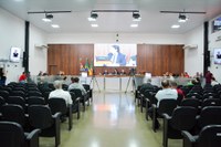 Quatro projetos adiados retornam para serem discutidos nesta noite (04)